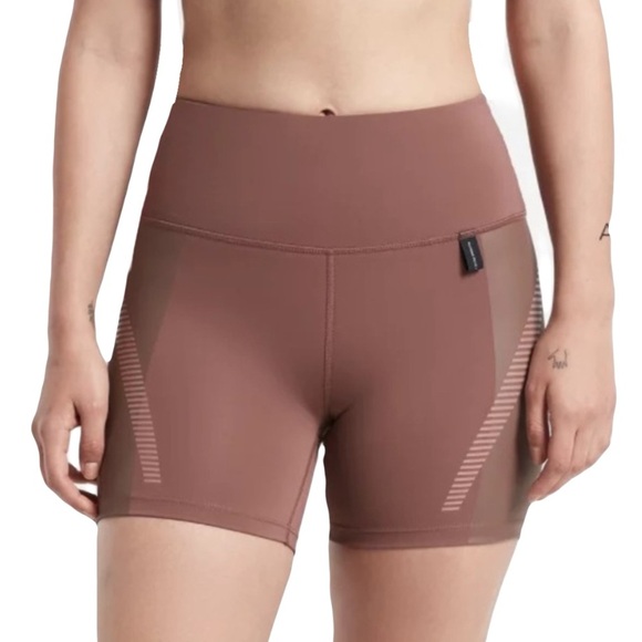 Athleta Allyson Felix Legend Shortie Biker Shorts Med 5” Inseam Like New - Picture 2 of 11